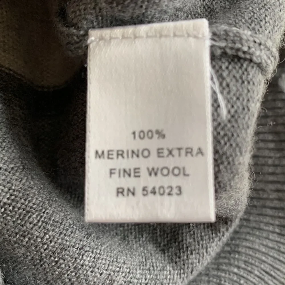 Sweater Merino Wool Banana Republic Men's Large Tall Gray Striped v-neck‎